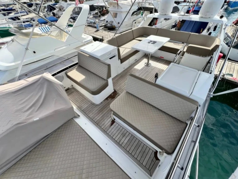 Noleggio a Punat – Galeon Galeon 420 Fly - 3 cab. su SamBoat