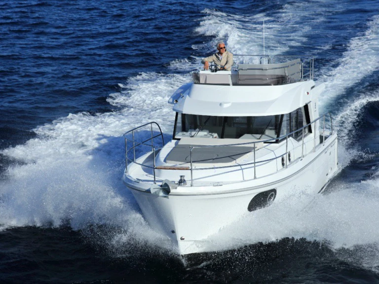 Noleggio Yacht di lusso Bénéteau con patente nautica