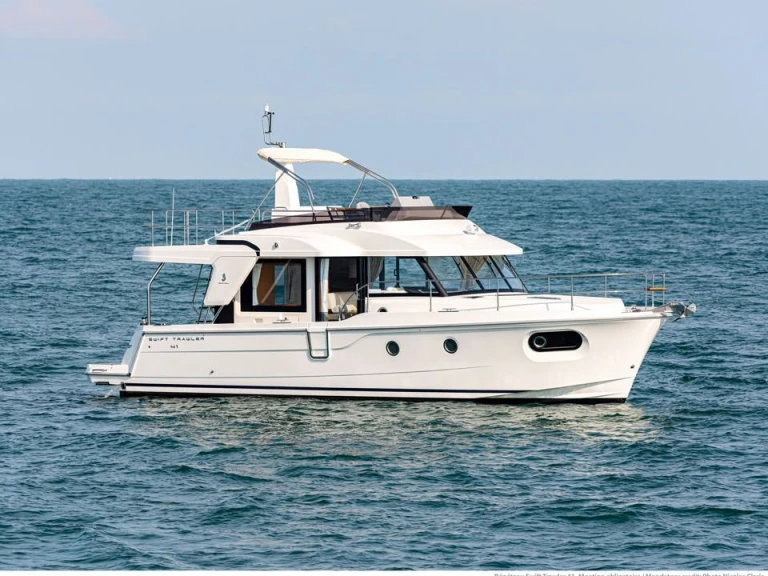 Noleggio Yacht di lusso Bénéteau con patente nautica