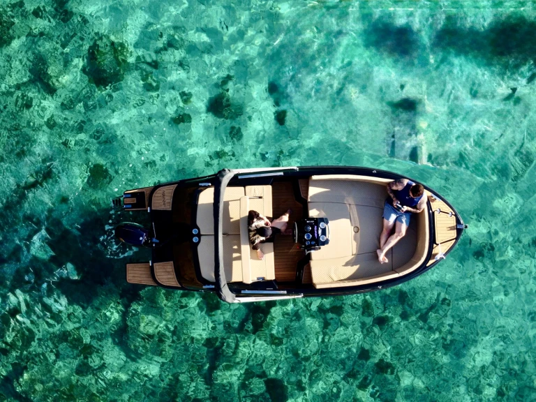 Noleggio Barca a motore Mareti con patente nautica
