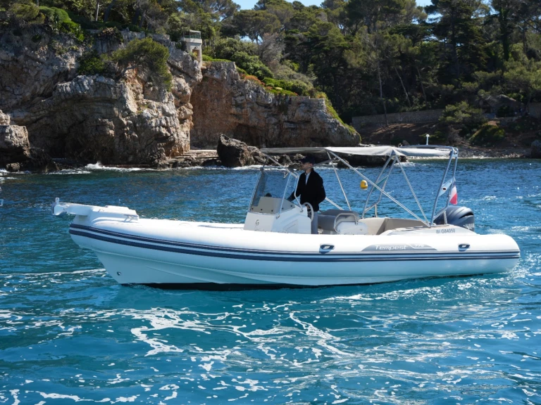 Barca a motore a noleggio a Cannes al miglior prezzo