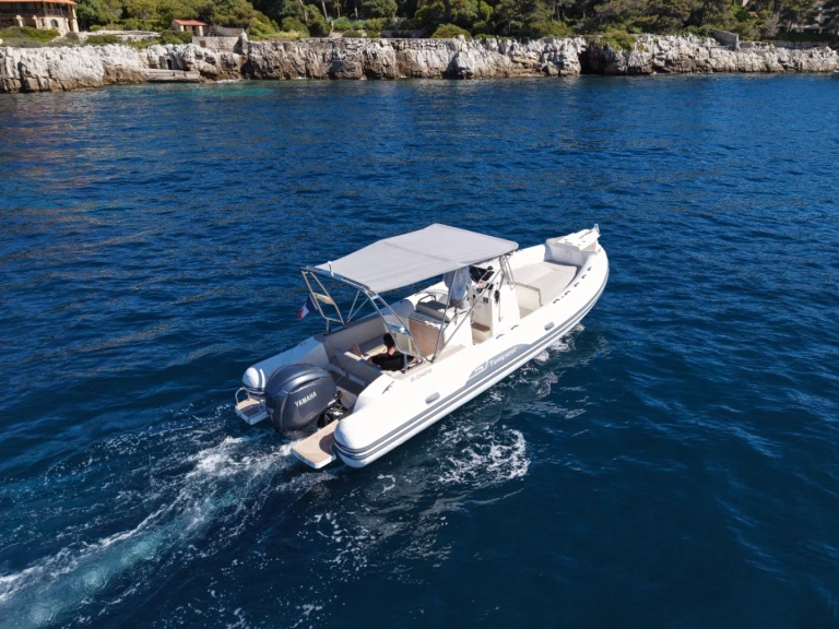 Noleggio a Cannes – Capelli Tempest 775 su SamBoat