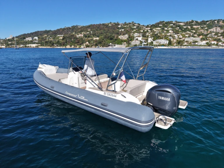 Noleggio a Golfe-Juan – Capelli Tempest 775 su SamBoat