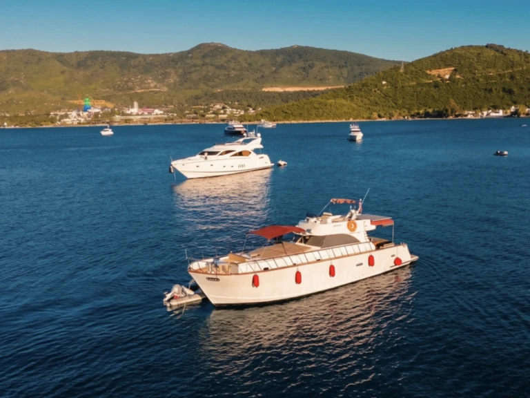 Barca a motore a noleggio a Bodrum al miglior prezzo