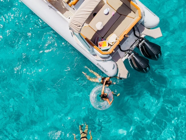 Gommone a noleggio a Propriano al miglior prezzo