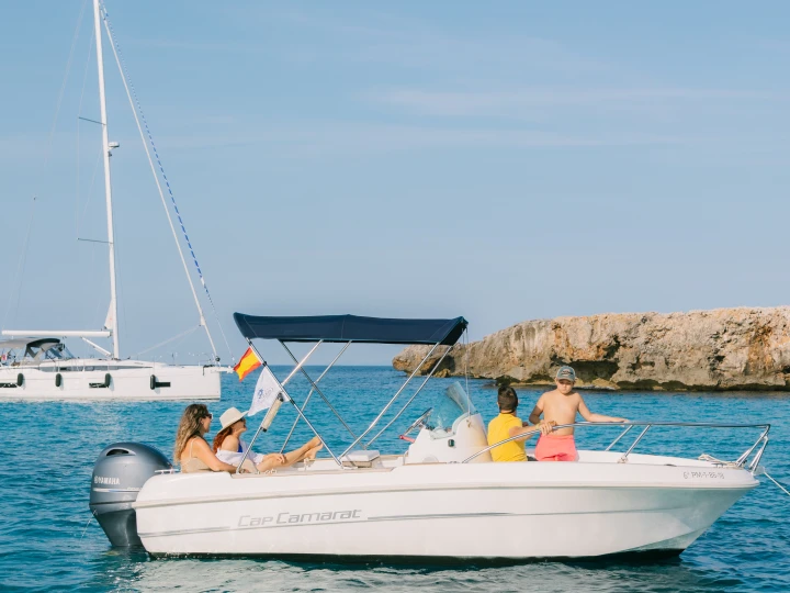 Noleggio Barca a motore Jeanneau con patente nautica