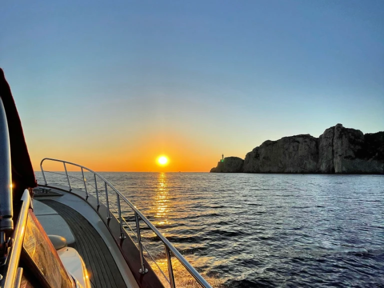 Fratelli Aprea Sorrento 32 Semi Cabinato da affittare a  Capri