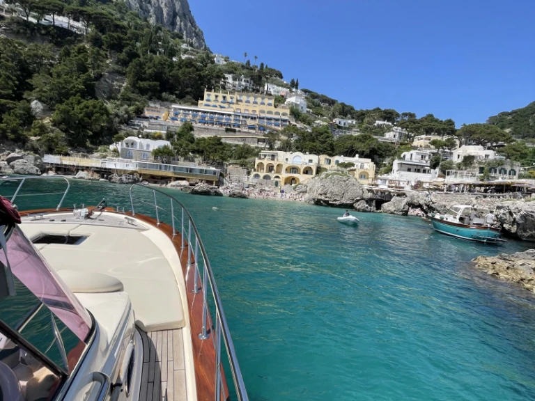 Noleggio a Capri – Fratelli Aprea Sorrento 32 Semi Cabinato su SamBoat