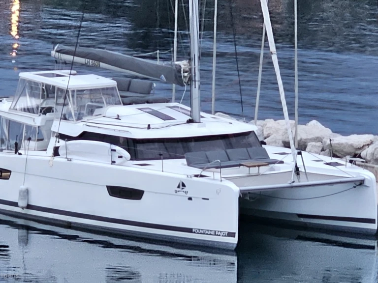 Noleggiare una Fountaine Pajot Elba 45 a Nasso (Citta)