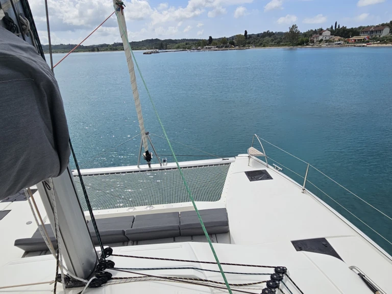 Noleggiare una Fountaine Pajot Elba 45 a Nasso (Citta)