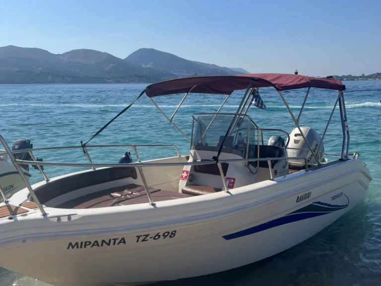 Noleggio Barca a motore con o senza skipper Ranieri a Zante