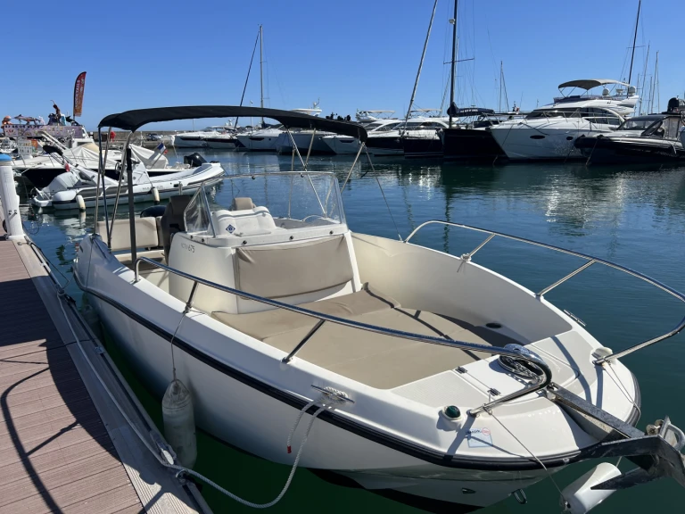 Noleggiare una Quicksilver Activ 675 Open Sport a Cannes