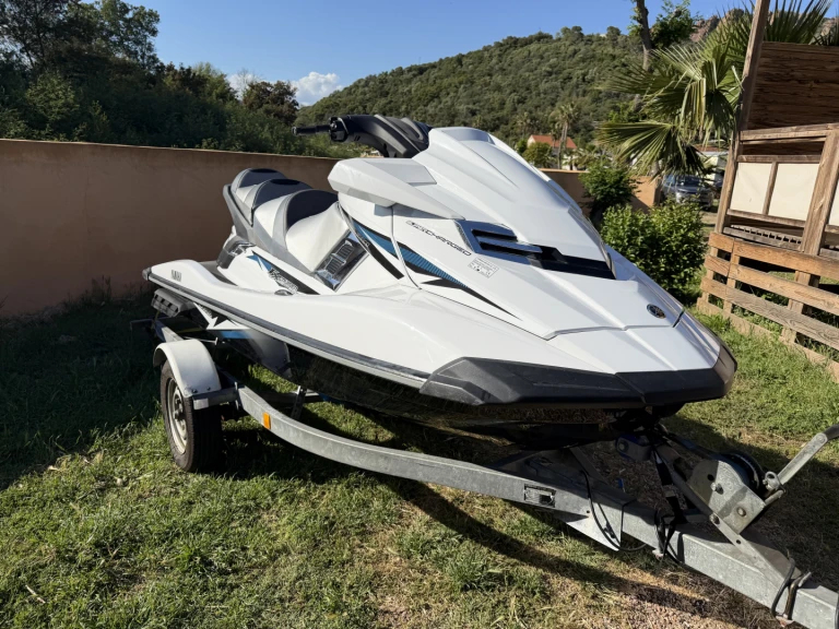 Noleggio Moto d'acqua Yamaha con patente nautica