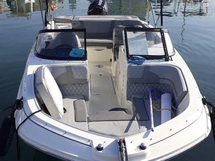 Noleggiare una Bayliner VR6 OB a Club Náutico can Pastilla