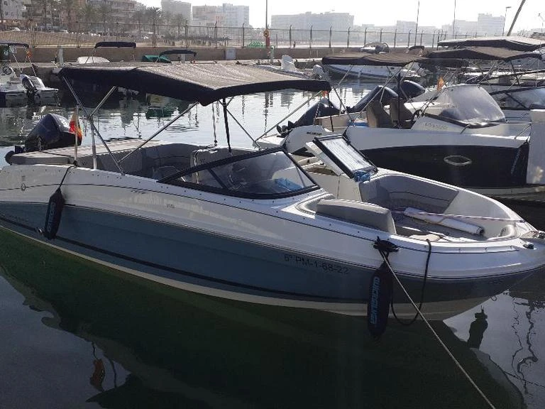 Noleggio barche Bayliner VR6 OB a Club Náutico can Pastilla su Samboat