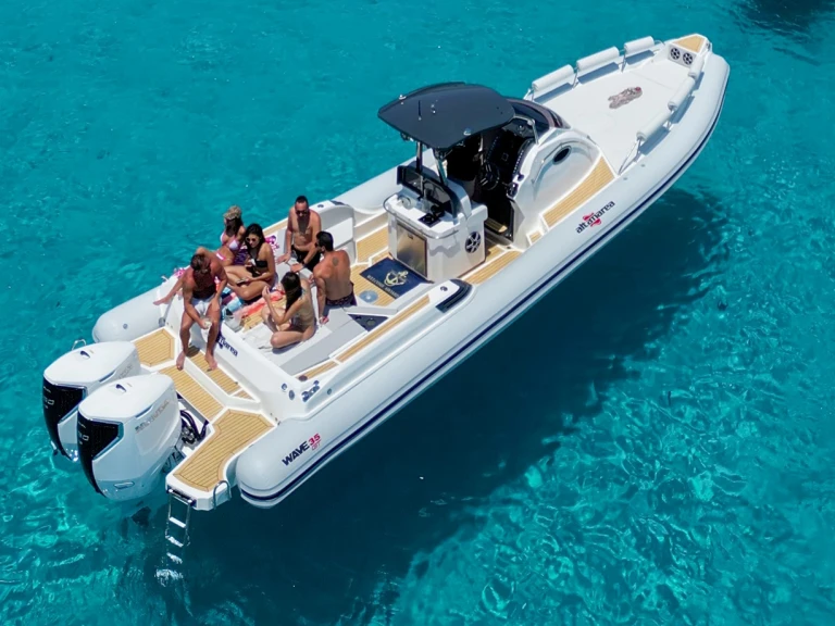 Noleggio Gommone Altamarea con patente nautica