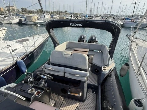 Noleggio Gommone a Cogolin – Zodiac Medline 9