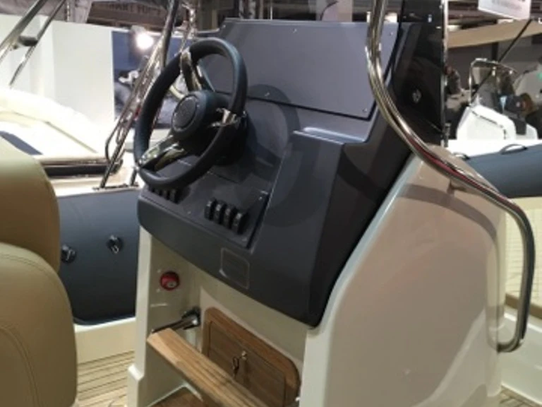 Noleggio barche Hyères economico 70 Sport