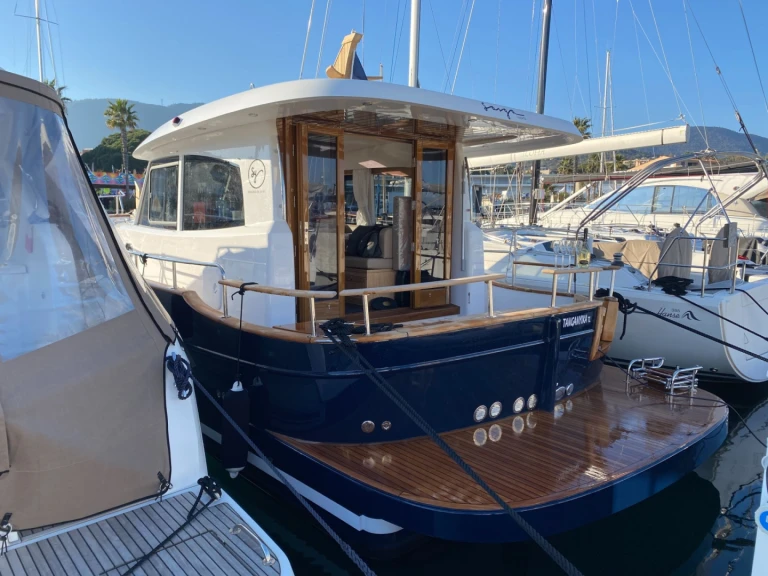 Noleggio Barca a motore con o senza skipper sasga a Hyères