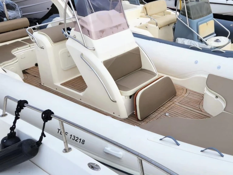 Noleggio Gommone Nuova Jolly con patente nautica