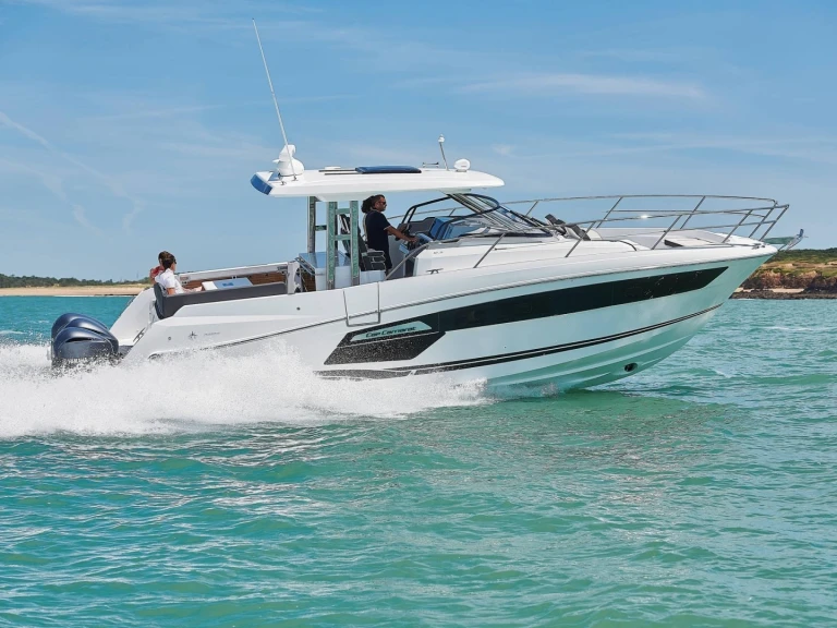 Noleggio Barca a motore Jeanneau con patente nautica
