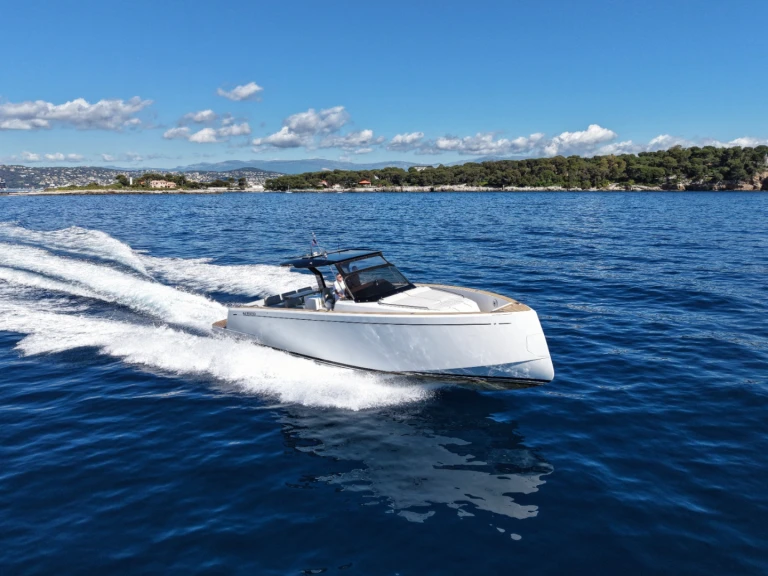 Noleggio Barca a motore con o senza skipper Pardo Yachts a Golfe-Juan