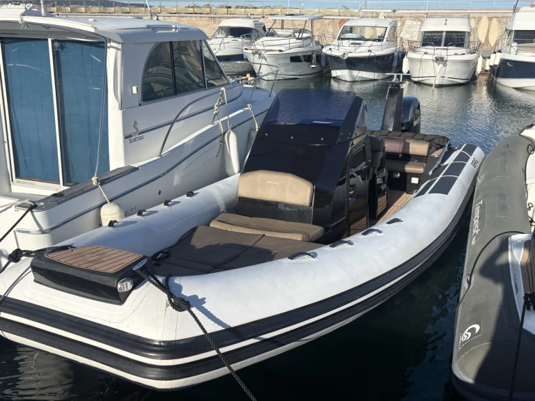 Noleggio barche Cavalaire-sur-Mer economico Eagle 8
