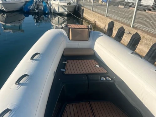 Noleggio Gommone Brig con patente nautica