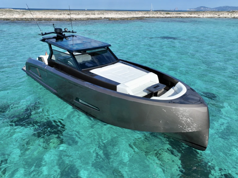 Noleggio Barca a motore con o senza skipper Vanquish a Ibiza Town