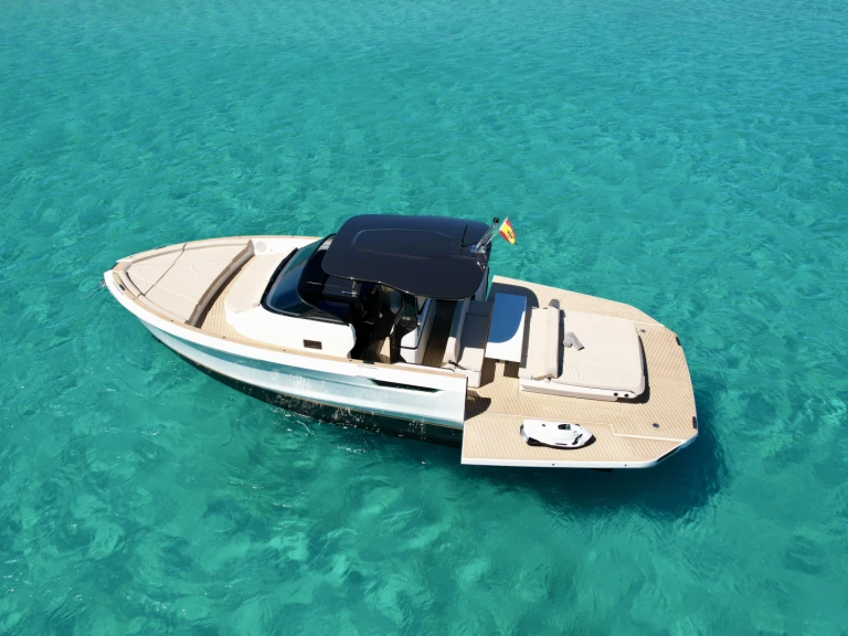 Noleggiare una BELLINI 36 a Ibiza Town