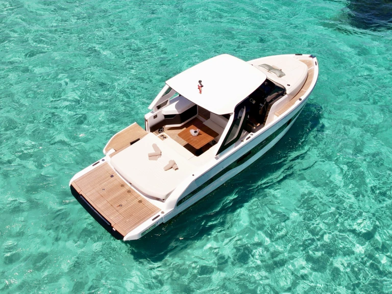 Noleggio barche Cranchi A32 a Ibiza Town su Samboat