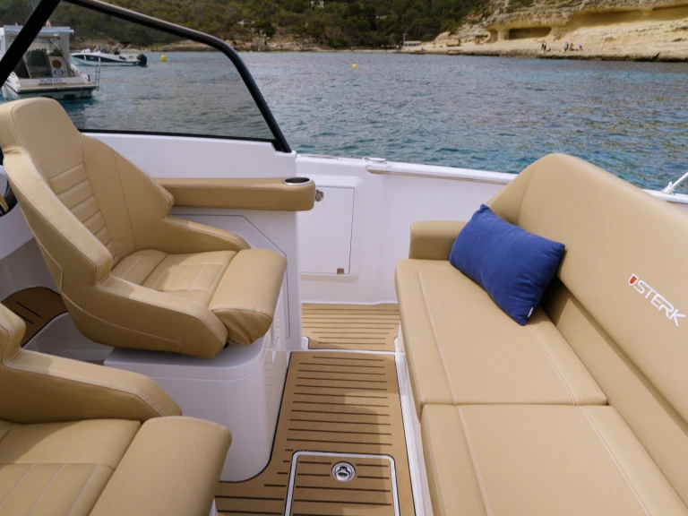 Noleggiare una sterk 31 RC a Ibiza Town