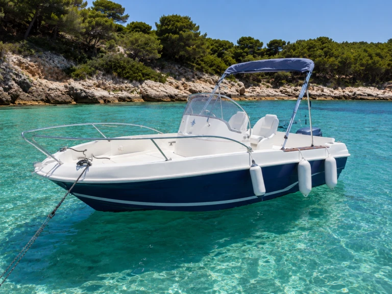 Barca a motore a noleggio a Sainte-Maxime al miglior prezzo