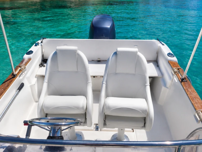 Jeanneau Cap Camarat 545 CC da affittare a  Sainte-Maxime