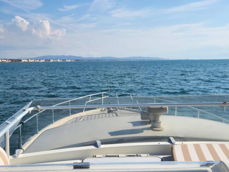 Noleggio barche Ferretti Ferretti 60 a Pisa su Samboat