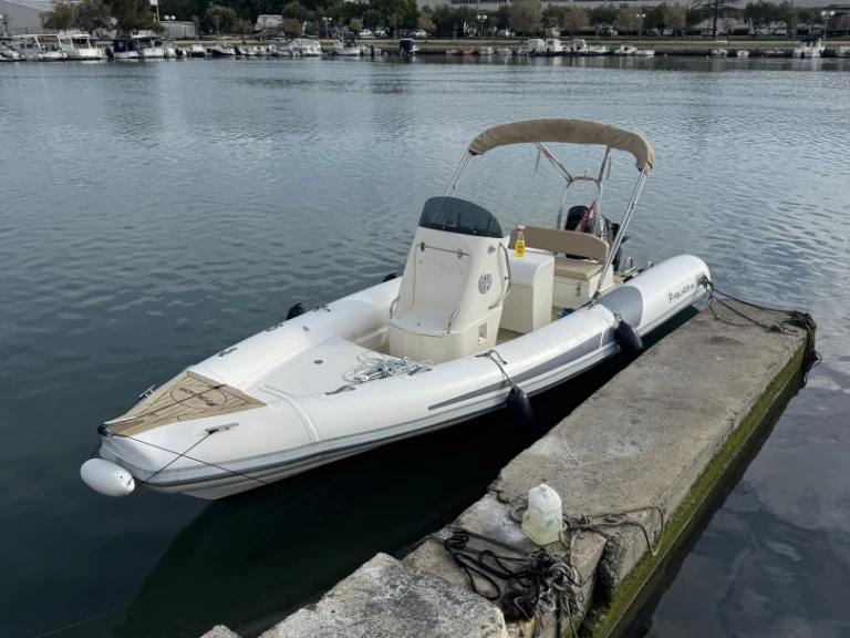 Noleggio a Zara – Falkor falkor 23 su SamBoat