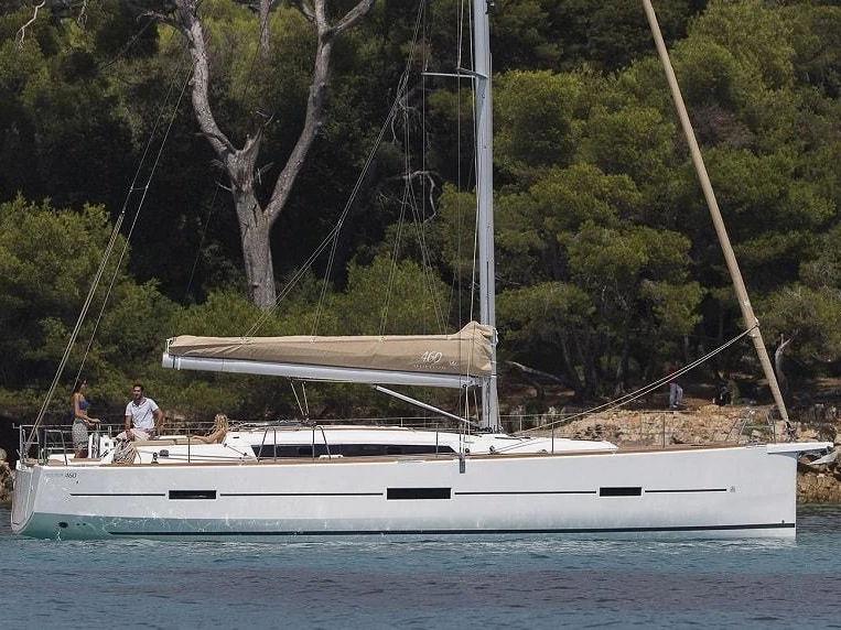 Noleggiare una Dufour Dufour 460 Grand Large a Tivat