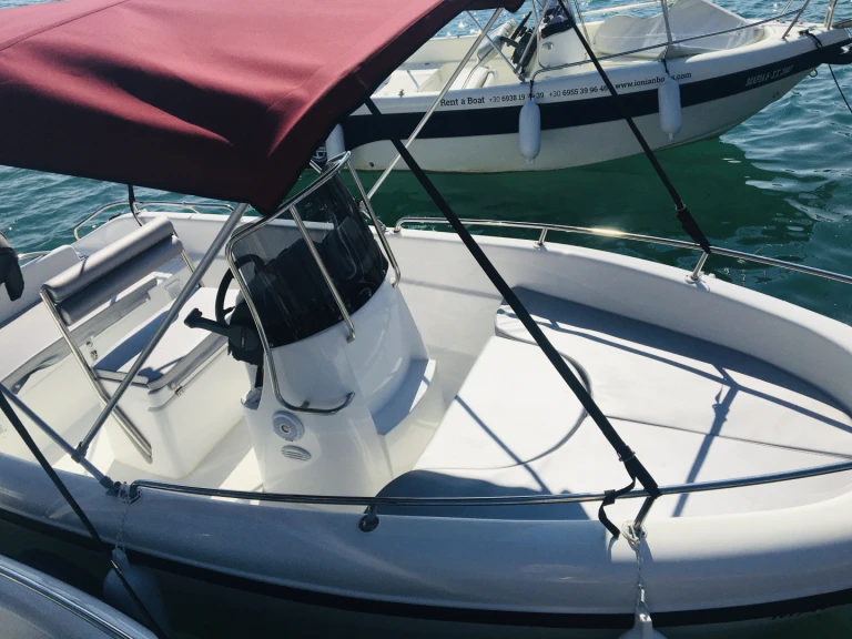 Noleggio barche Nydri economico Blu Water 170