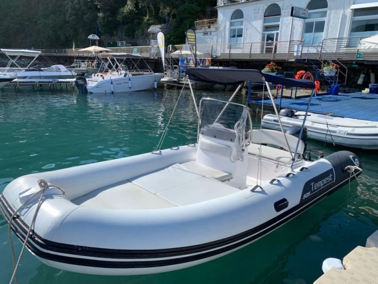Noleggio barche Capelli Tempest 505 a Sestri Levante su Samboat