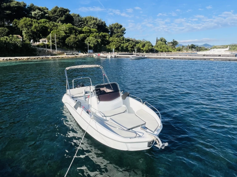 Noleggio barche Bénéteau Flyer 6.6 SPACEdeck a Antibes su Samboat