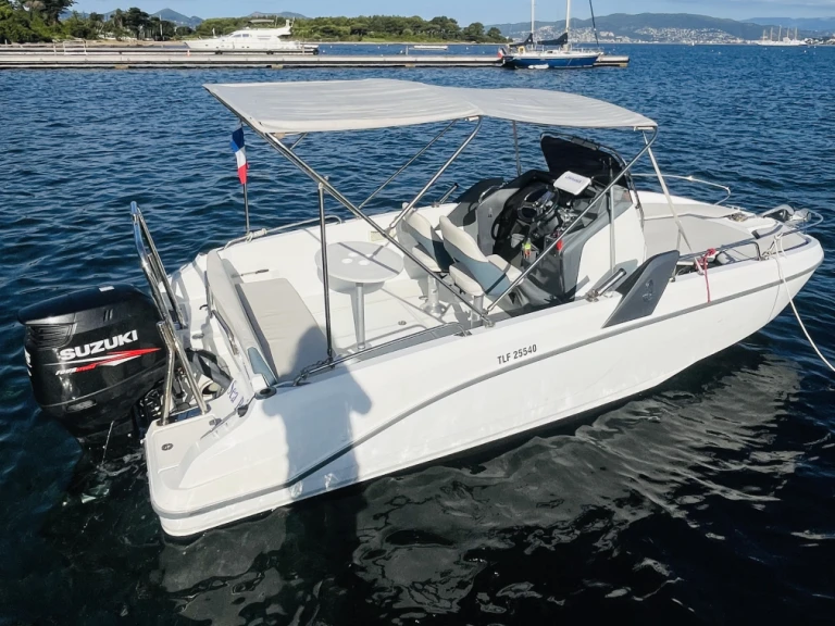 Bénéteau Flyer 6.6 SPACEdeck da affittare a  Antibes
