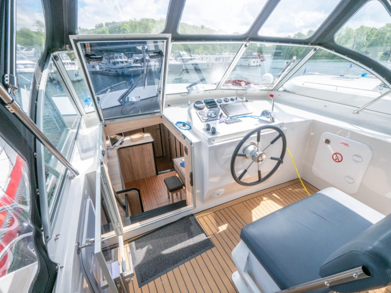 Noleggio Houseboat Gruno con patente nautica