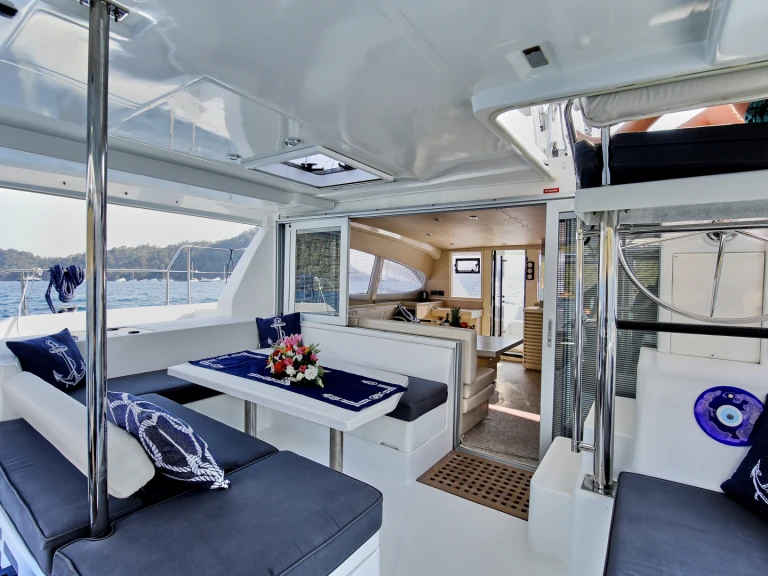 Noleggiare una Leopard Leopard 40 a Tivat