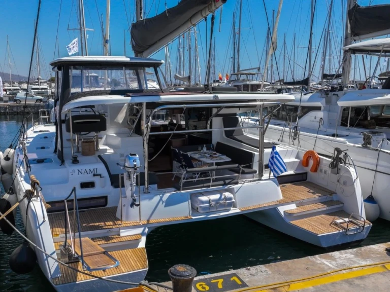 Noleggio Catamarano Lagoon con patente nautica