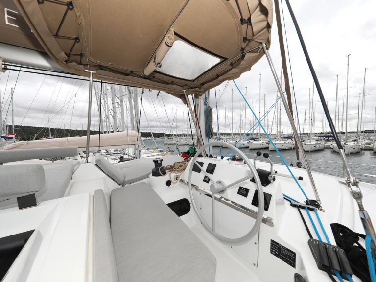 Noleggio Catamarano a Zaravecchia (Biograd) – Bali Bali 4.2