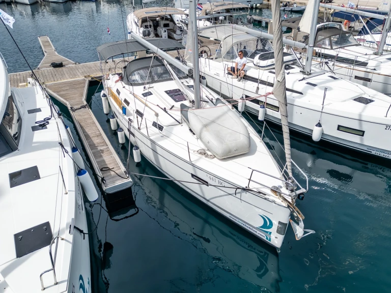 Noleggiare una Bavaria Cruiser 40 a Primošten