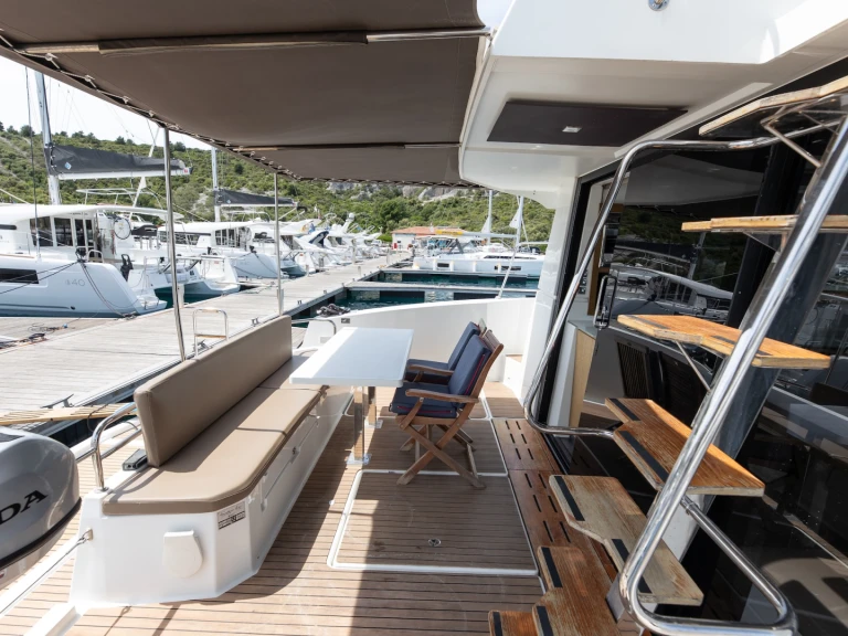 Noleggio Barca a motore Fountaine Pajot con patente nautica