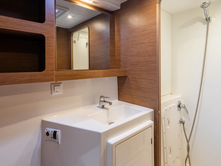 Noleggio barche Néa Péramos economico Lagoon 42