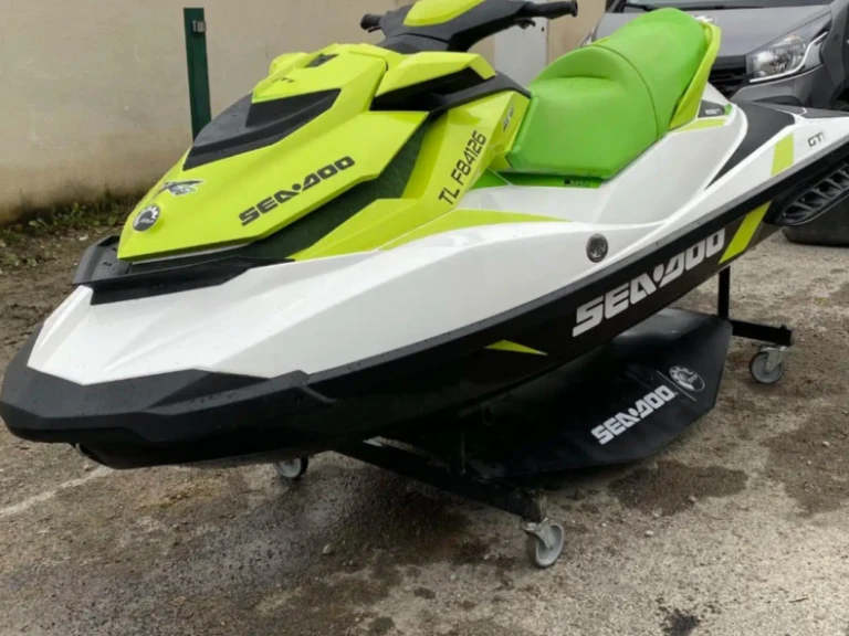 Moto d'acqua a noleggio a Canet-en-Roussillon al miglior prezzo