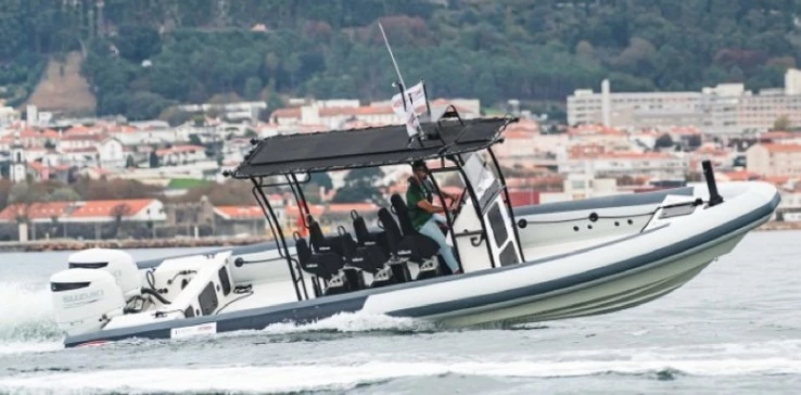 Noleggiare una Searib's 9.60 PRO a Arzon